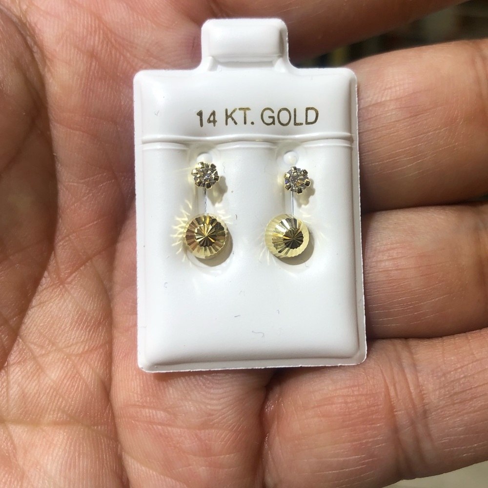 14 Karat Solid Diamond  Cut 6mm Cz Earring.